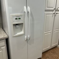 $1500 Frigidaire Refrigerator 