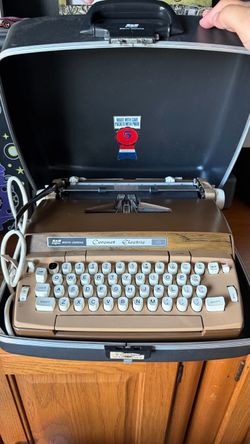 Smith-Corona Portable Electric Typewriter (Coronet Electric 10)