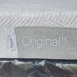 LIKE NEW! Casper Original Hybrid Queen Mattress - Delivery Available
