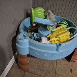 Free baby pool activities