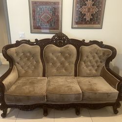 Elegant Italian Carved Loveseat – Old-World Craftsmanship, Modern Comfort