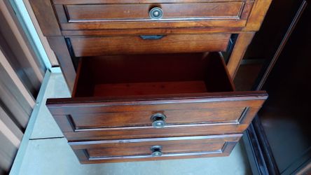 2x nightstands