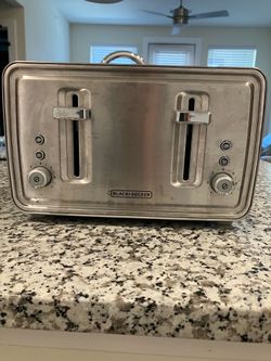 Black and Decker 4 slice toaster