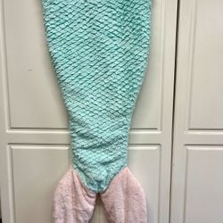 Mermaid tail blanket