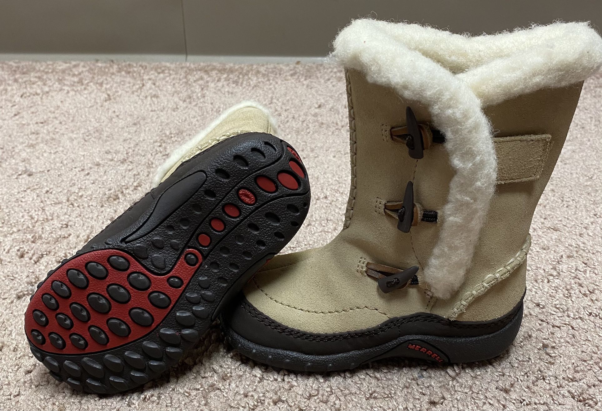 GIRLS MERRELL THINSULATE US SIZE 7 TIBET JR CLASSIC TAUPE for Sale in Red Bank, NJ -