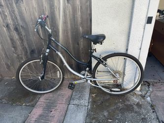 Small Women’s Bike - Schwinn Skyliner