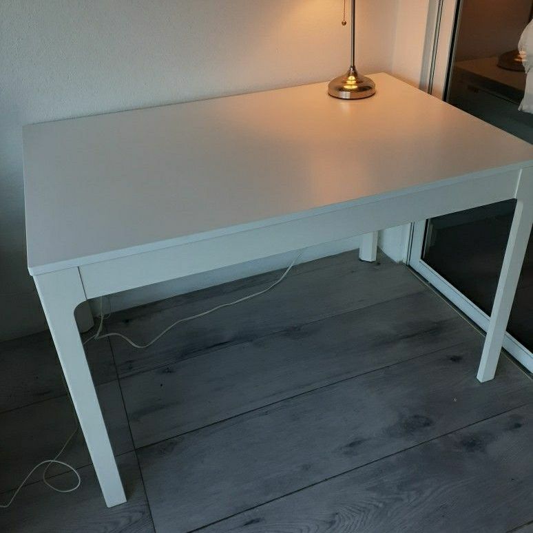 EKEDALEN Ikea Extendable Table/Bench/IKEA Lamp 