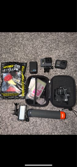 Go pro hero 8 black 4K and go pro hero action bundle