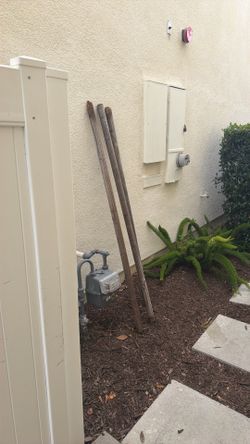 Free tree support sticks