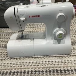 Singer Tradition Sewing Machine