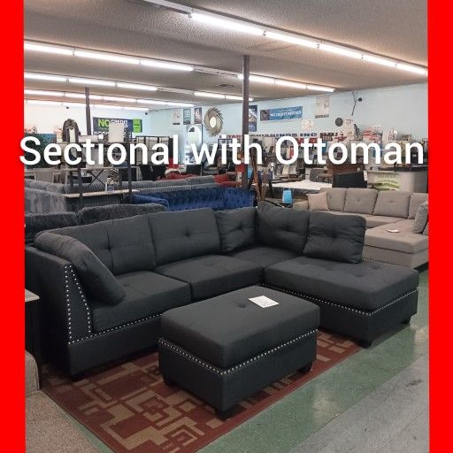 🚨 Clearance 🚨 Sectional With Ottoman