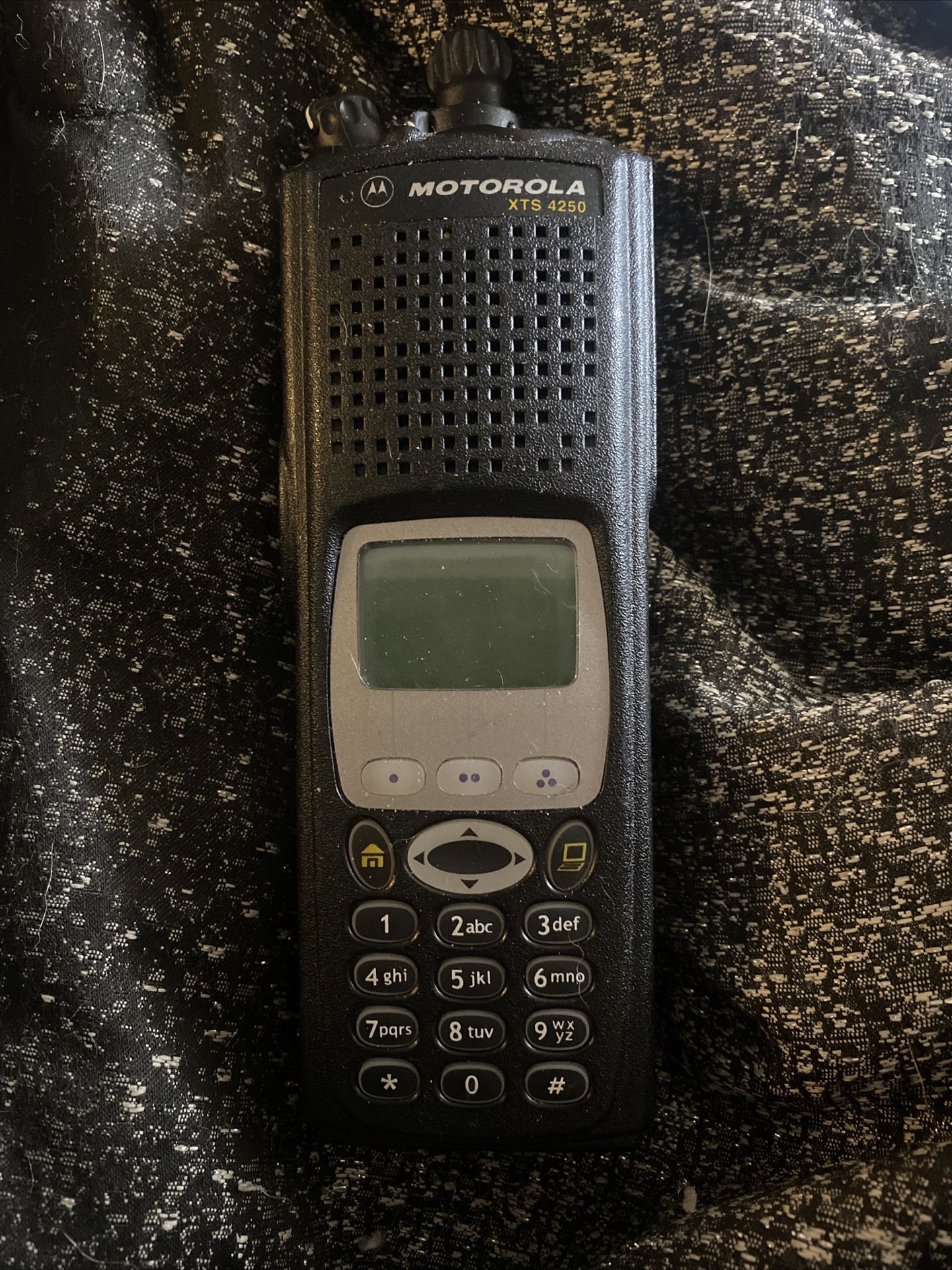 Motorola XTS4250 III P25 Digital Radio/Scanner 700/800Mhz W/Battery