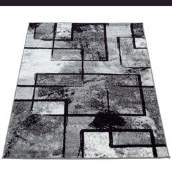 Gray/Black Area Rug 4’7” X 6’7”