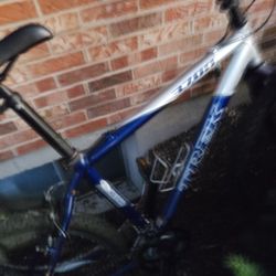 Trek Alpha 3700 Mountain Bike