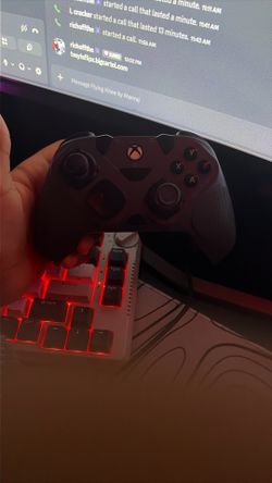 VICTRIX GAMBIT controller used