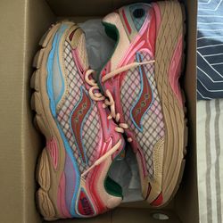 Saucony ProGrid Omni 9 (JAE TIPS)