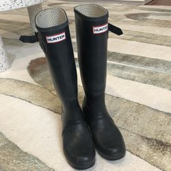 HUNTER Original Tall Rain Boots BLACK Matte Size 6M 7F EU 38 Great Preowned condition. Could use a buff to get them back into excellent condition. Pl