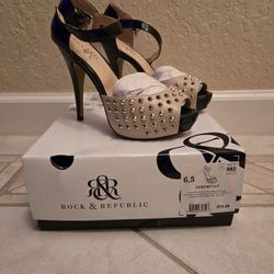 Unworn Rock and Repubic Rrkurttan heels size 6.5