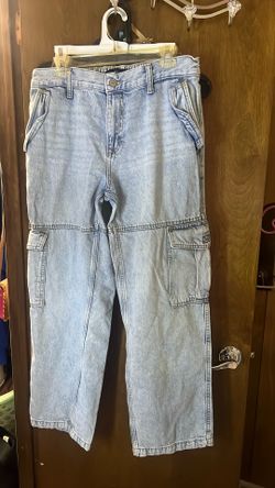 Light wash Aeropostale cargo jeans