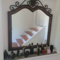 Beautiful Drexel mirror 39X42