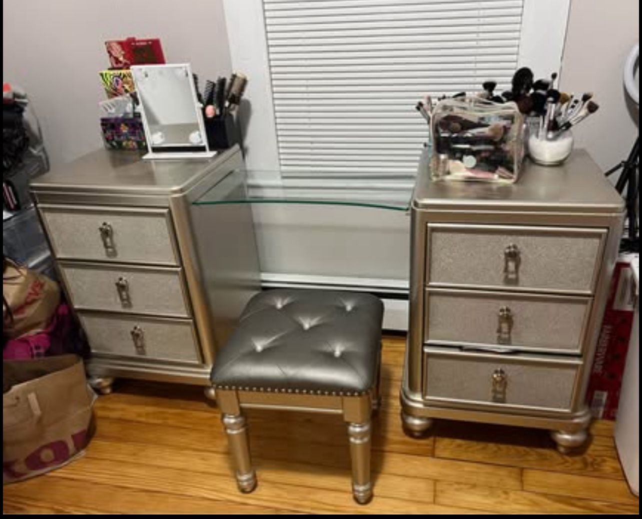 Silver Diva Vanity