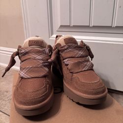 UGG LOMWELS
