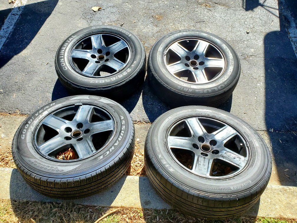 4 17 in 5x114.3 wheels rims and tires. 225 65 17