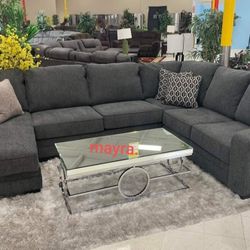 Brand New/ Gray Oversized Sectional, Seccional, Couch/ Delivery Available 
