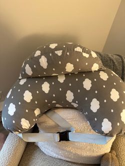 Boppi Breastfeeding Pillow