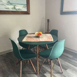 Table And Chairs 