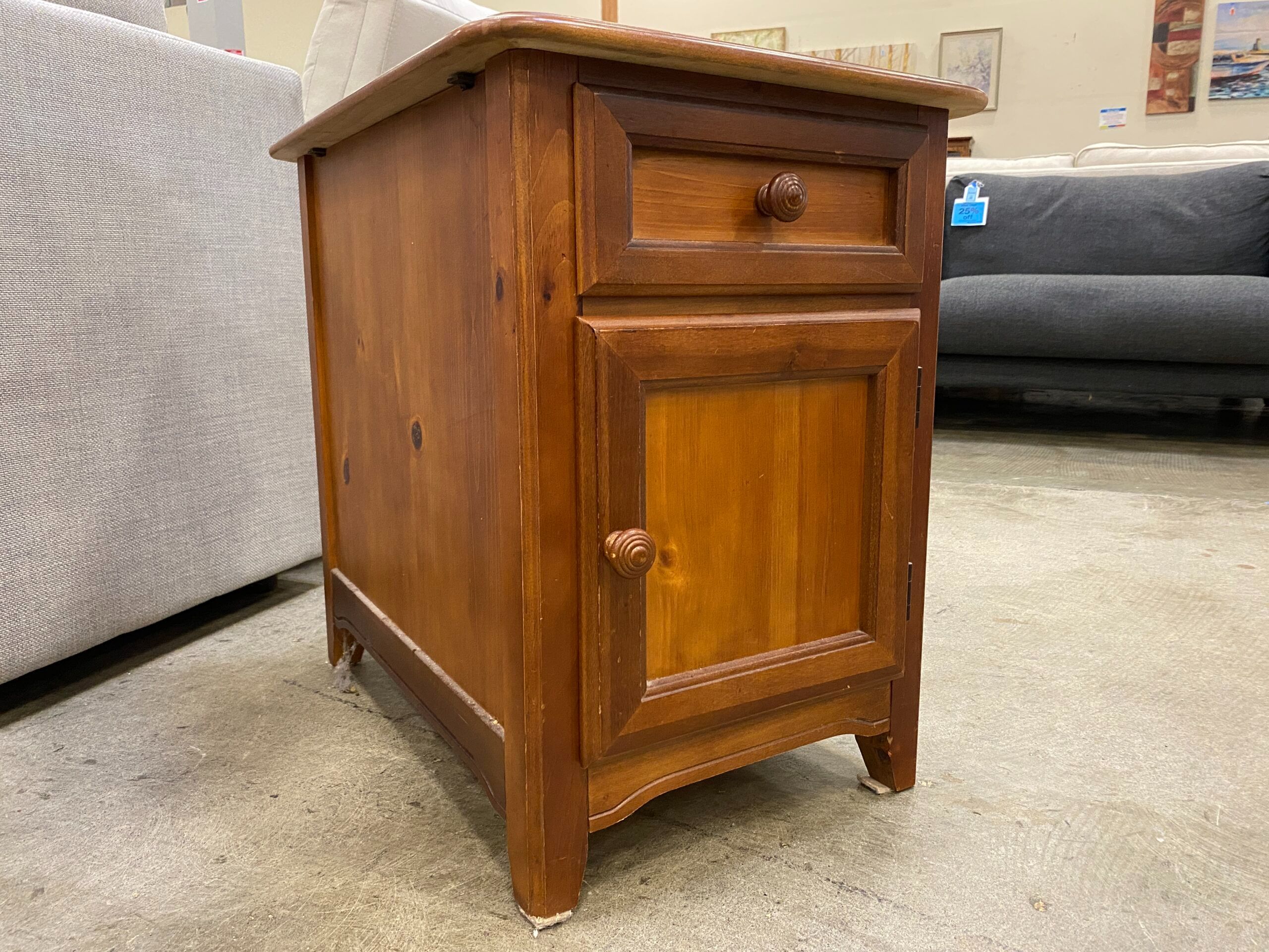 Wooden Console Table with Checkered Top and Storage