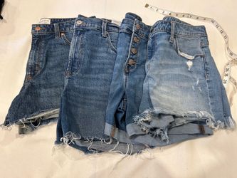 4 pair women’s jean shorts size 10
