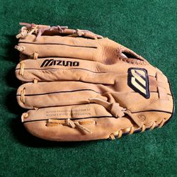 Mizuno 13 Inch MFR 1301 Baseball Glove