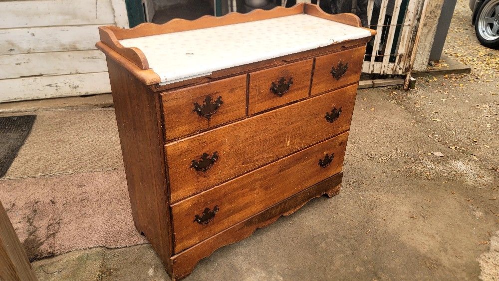 90s Dresser