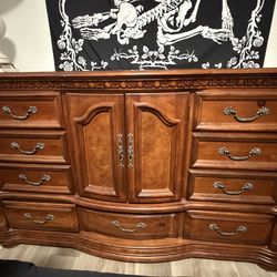 Wynwood Hardwood Dresser