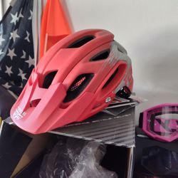 Bicycle safety helmet fly racing high quality size small bicycle helmet