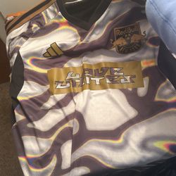 NY Red Bulls Rare Jersey! Large 