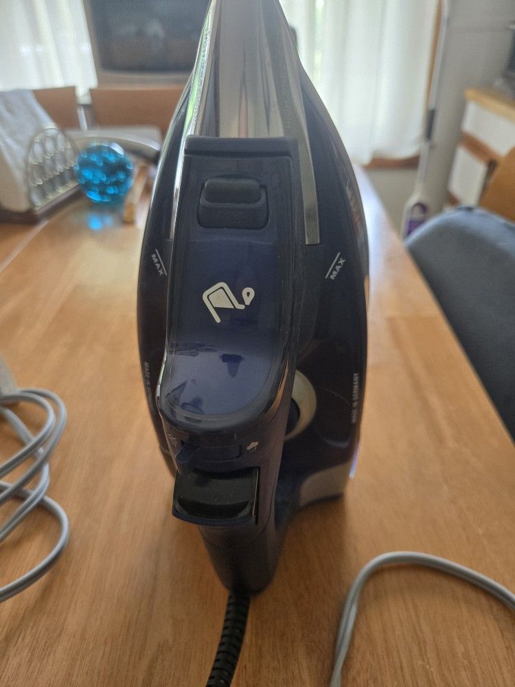 Iron & Ironing Board
