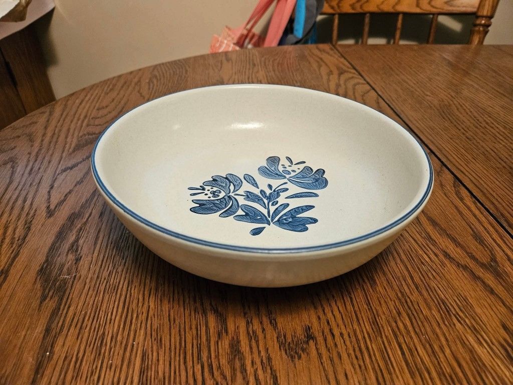 Pfaltzgraff Yorktowne Vegetable Serve Bowl