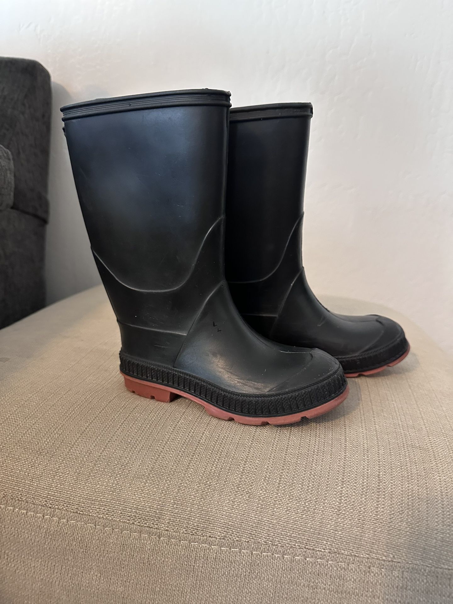 Kids Rain Boots Size 11