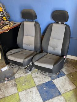 2012 GMC, passenger and driver seats, cloth, $ 500 dlls