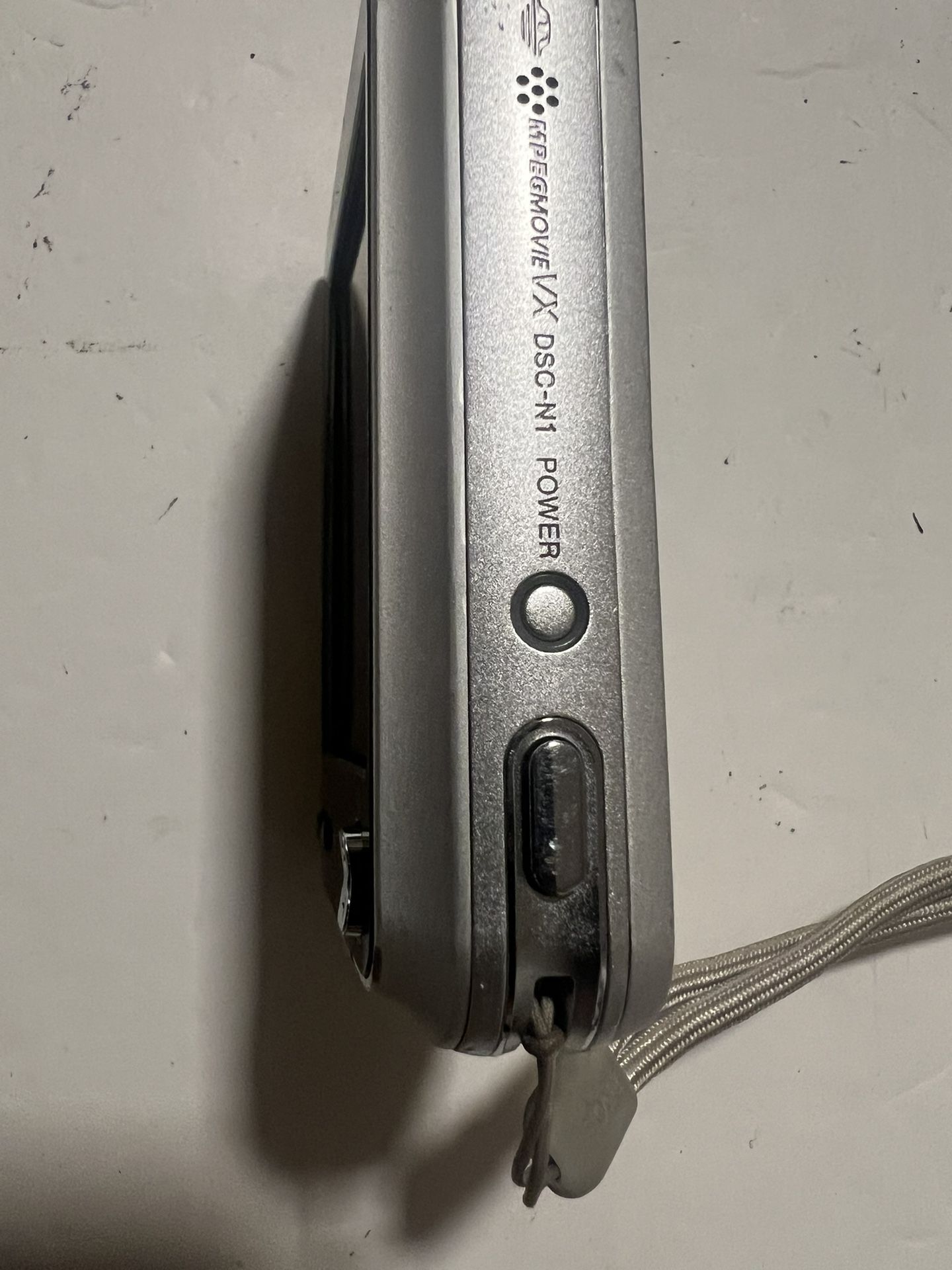 Sony Cybershot DSCN1 8.1MP Digital Camera with 3x Optical Zoom