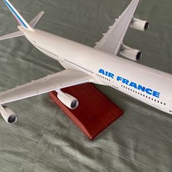 Model A340  1:100 Luxe Air France