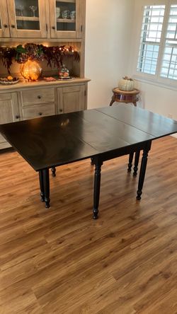 Dining room table