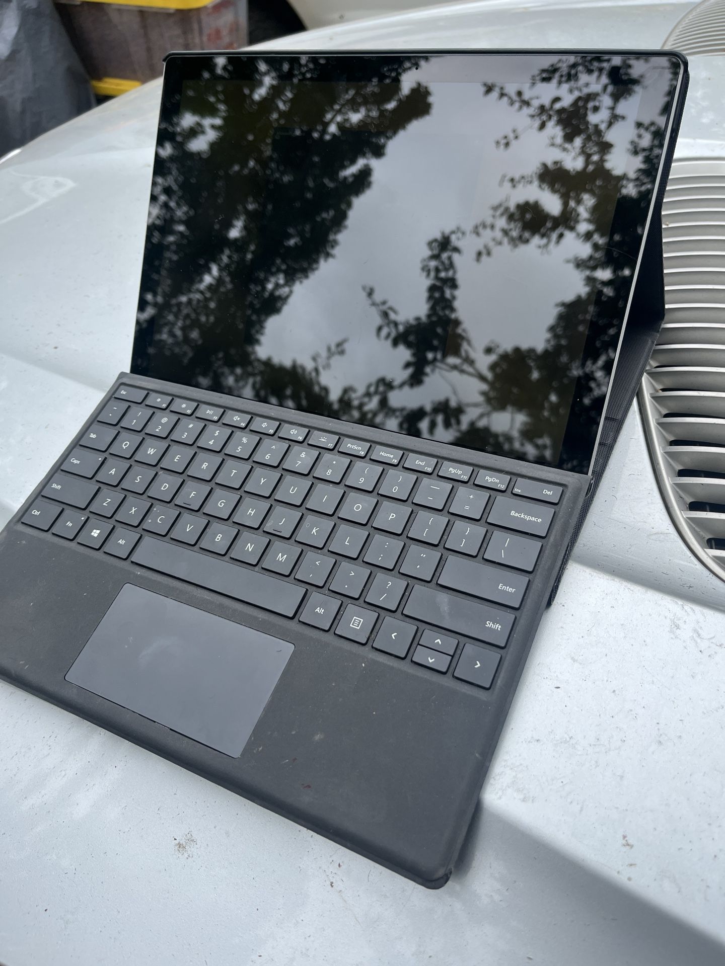 Surface Pro Model 1798 128 Gunn Suit