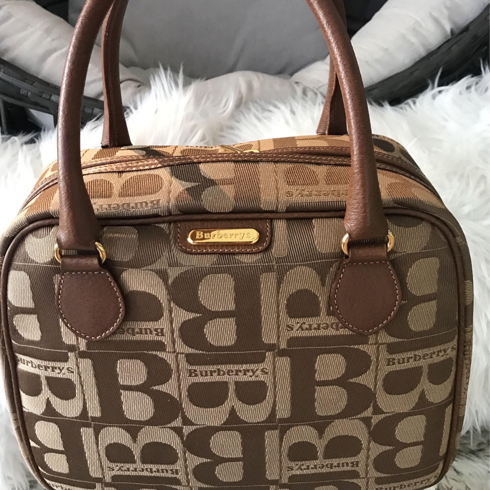 Burberry Bridle Peyton Crossbody Bag House Check Canvas Excellent Condition  for Sale in Laguna Hills, CA - OfferUp