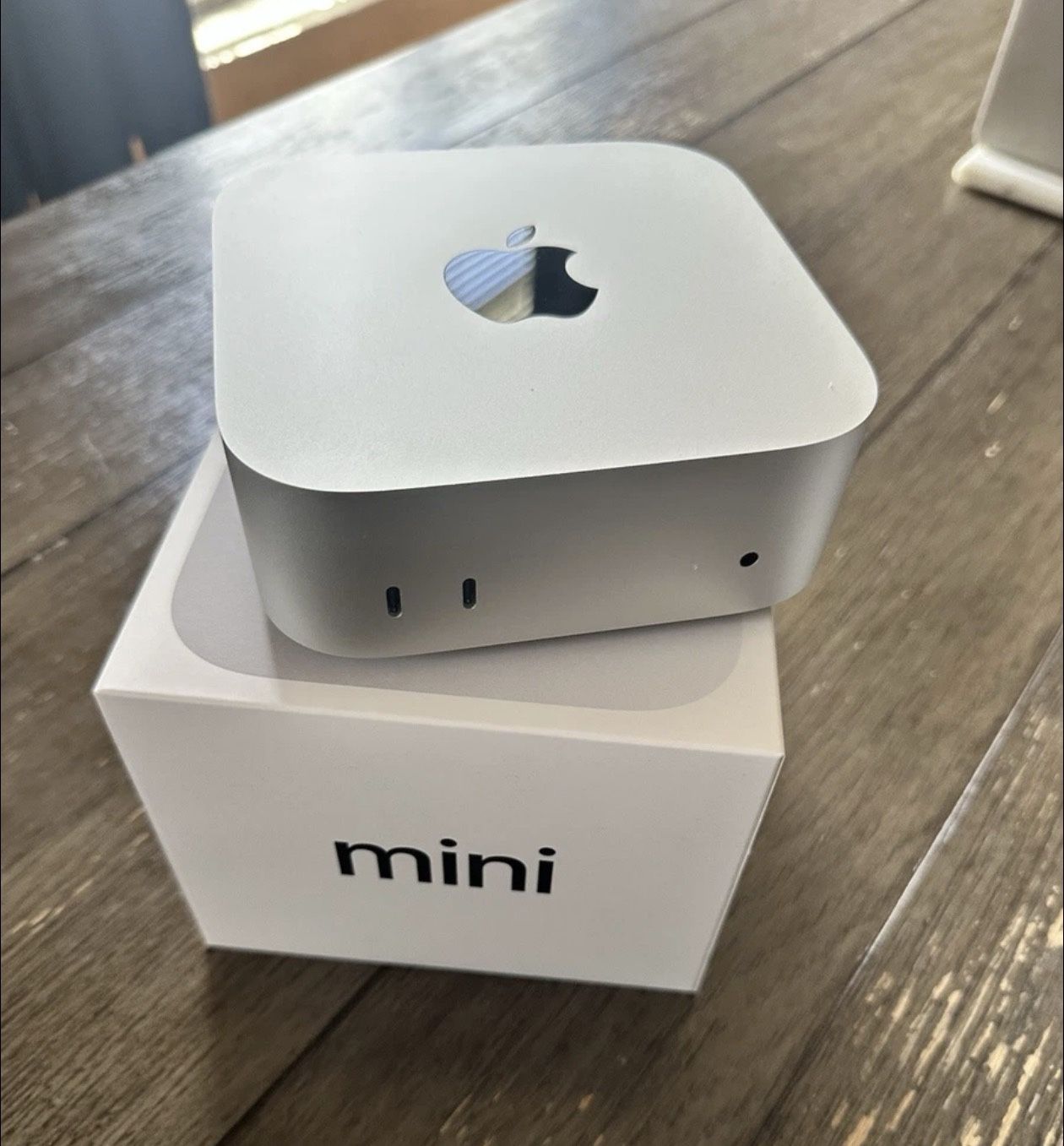 Mac Mini M4 Pro chip 1TB SSD with 14‑core CPU, 20‑core GPU, 16-core Neural Engine