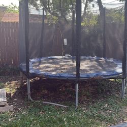 FOR SALE TRAMPOLINE 