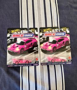 Hot wheels Premium Roxy Chase