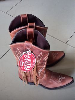 New Women's Laredo boots 6.5